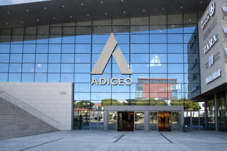 维罗纳 Adigeo 购物中心的外观