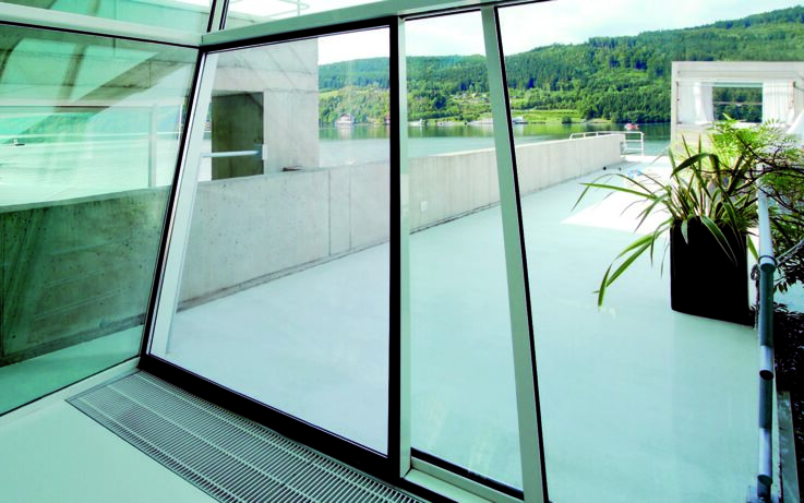 Product shot (74759) - Double leaf sliding door systems. Use in inclined glass façades in post-rail constructions. Interior and exterior doors with high access frequency. Integrated infrared
Independent error recognition and recording.
Adjustment options for all door motion parameters
Freely configurable inputs and outputs for different functions
Integrated rechargeable battery for emergency opening in case of safety-related errors such as power failure.