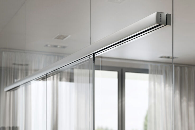 Sliding door fittings - GEZE sliding door fittings ensure that your sliding door will run smoothly. Be it in passageways, partition walls, in separations of walk-in closets, as well as in outdoor applications.