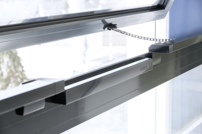 Power lock and Slimchain Slimchain chain drive in a pleasant design with many applications in combination with Power lock locking drive.