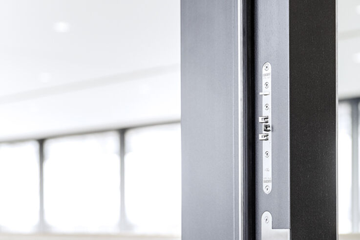 Locking elements - Danger can cause panic and represent a danger to life – which is why it’s even more important that electrically locked doors clear the escape route immediately.