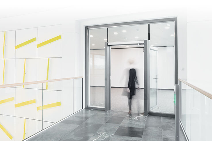 Access control systems - When there is a lot of public traffic in your building, you must be able to rely on an efficient access control system. Here, a simple option using an ID card or a PIN is recommended.